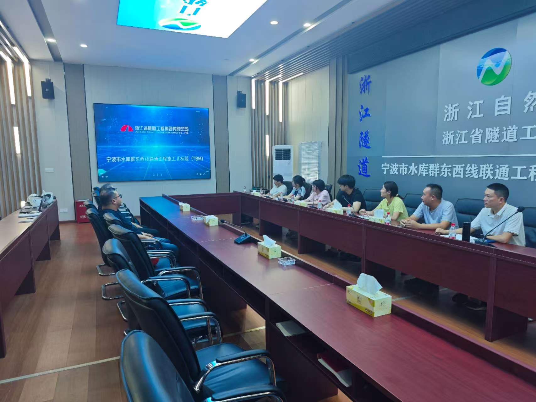 宁波奉化水利水电生态建设有限公司 员工风采 1