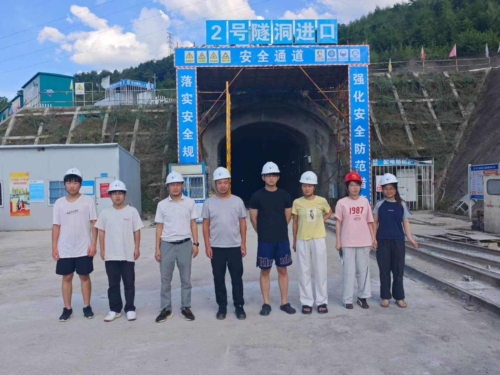 宁波奉化水利水电生态建设有限公司 员工风采 3